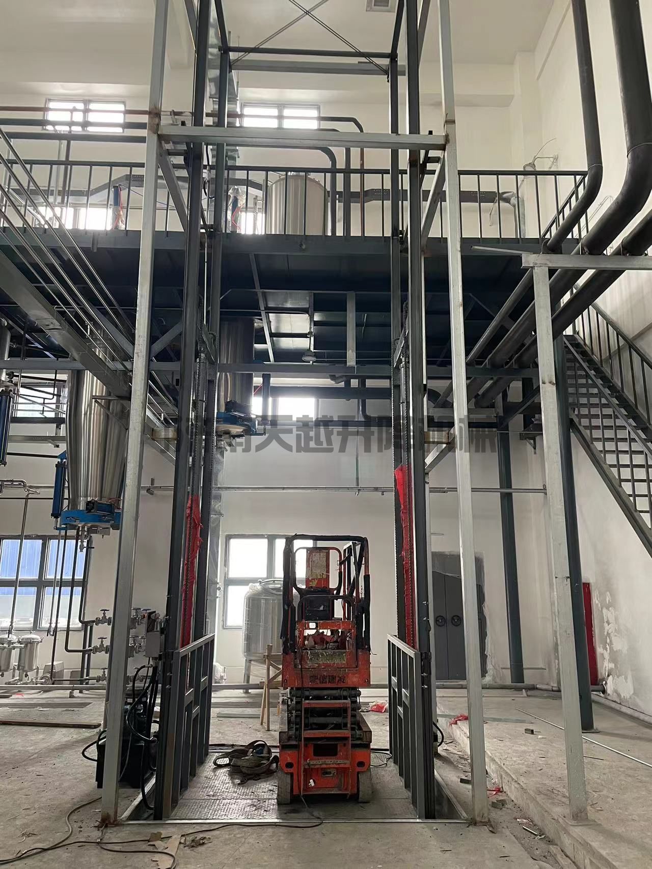 防爆货梯图片