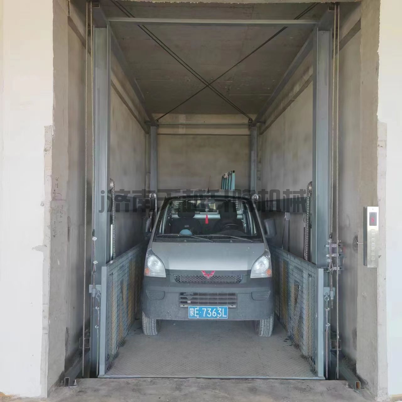 大吨位载车液压货梯