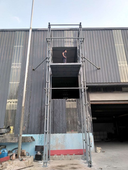 室外货梯图片 室外简易货梯图片